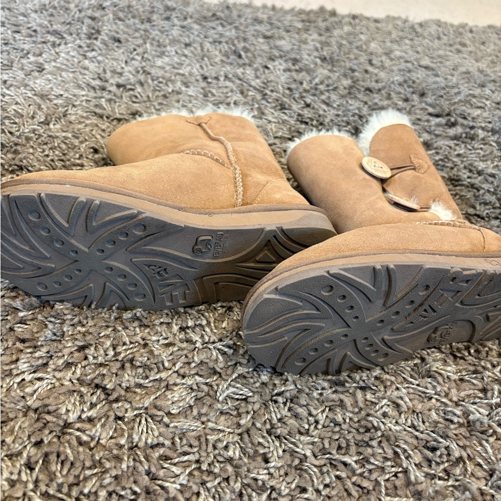 Everau Twin Button Chestnut Boots View 3